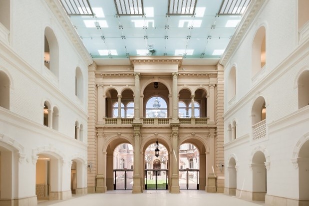 Károli-Csekonics-palota aula